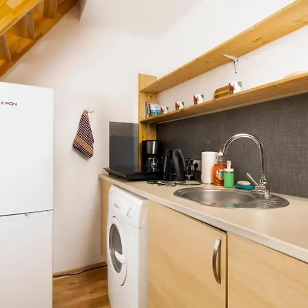 2-level Cozy 20min From Old & Free Parking Apartment