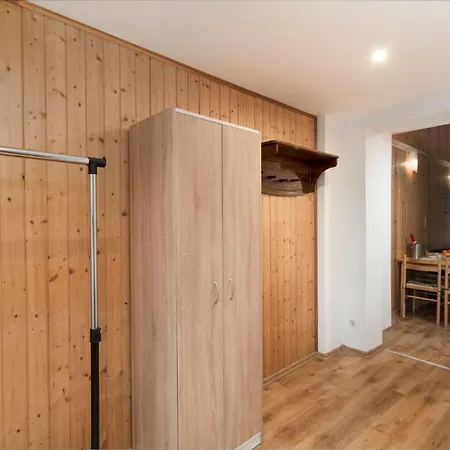 2-level Cozy 20min From Old & Free Parking *