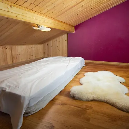 2-level Cozy 20min From Old & Free Parking Apartment