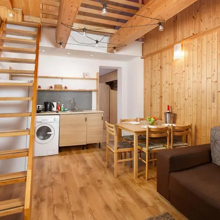 2-level Cozy 20min From Old & Free Parking Apartment *
