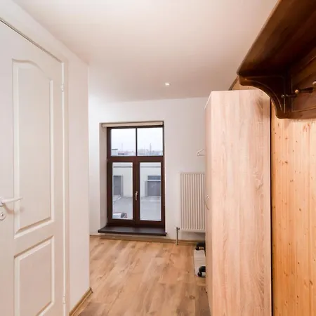 Apartment 2-level Cozy 20min From Old & Free Parking